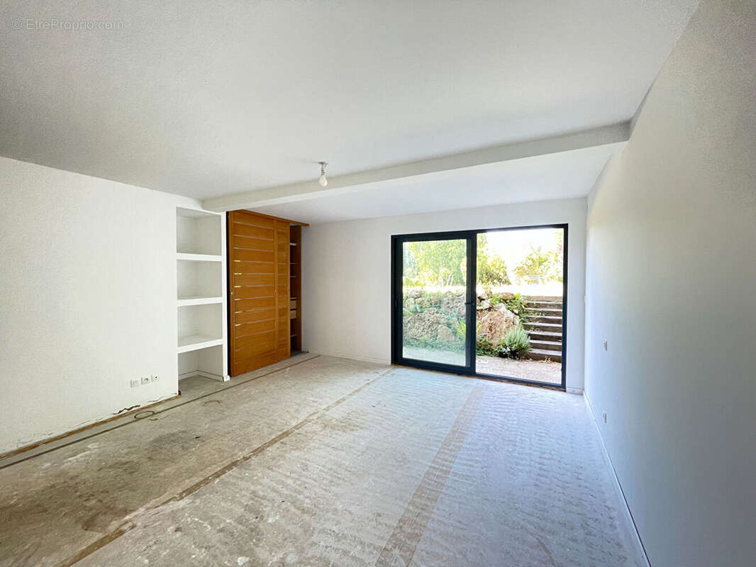 Maison à VERRIERES-LE-BUISSON