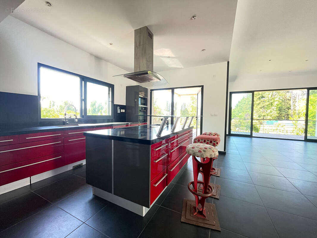 Maison à VERRIERES-LE-BUISSON