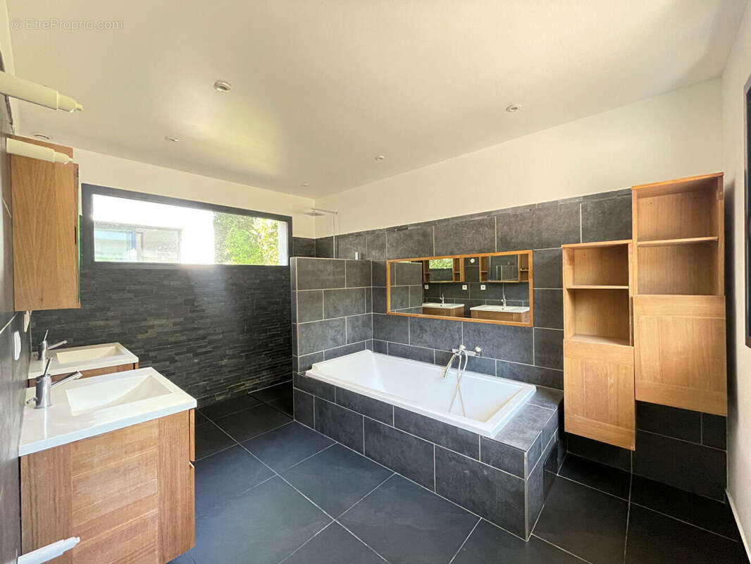 Maison à VERRIERES-LE-BUISSON