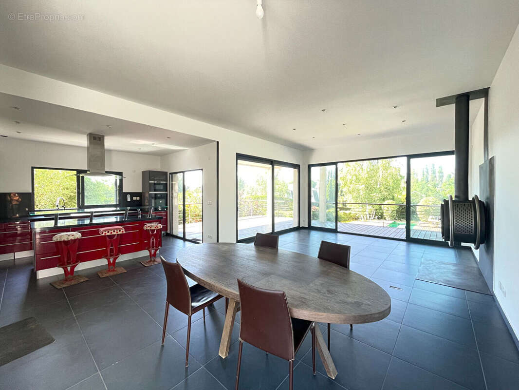 Maison à VERRIERES-LE-BUISSON