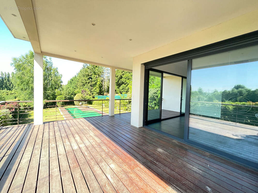 Maison à VERRIERES-LE-BUISSON