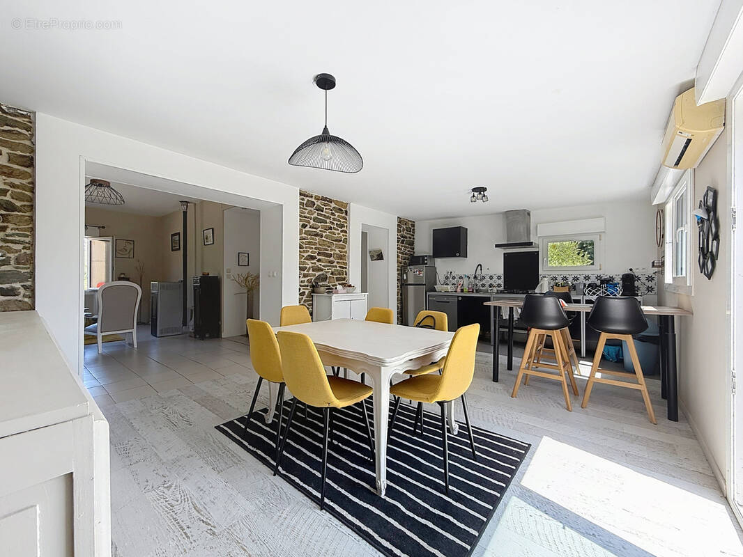 Maison à TESSY-SUR-VIRE