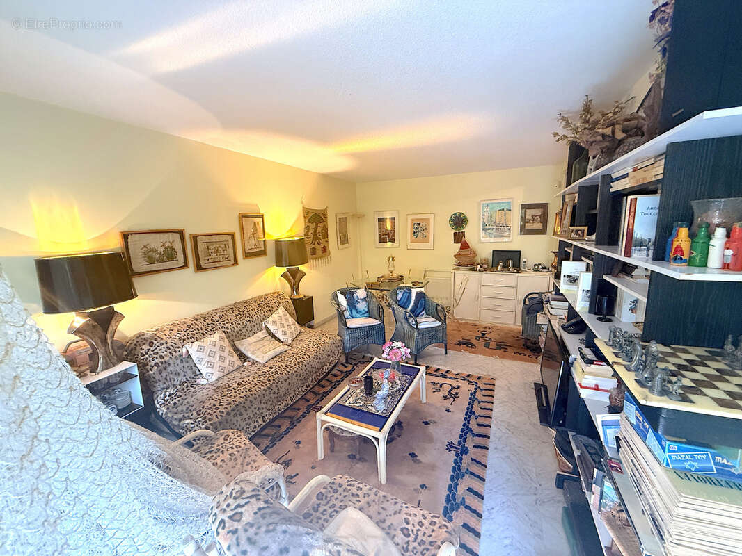 Appartement à LE CANNET