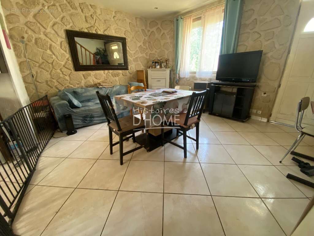 Maison à MARLES-EN-BRIE