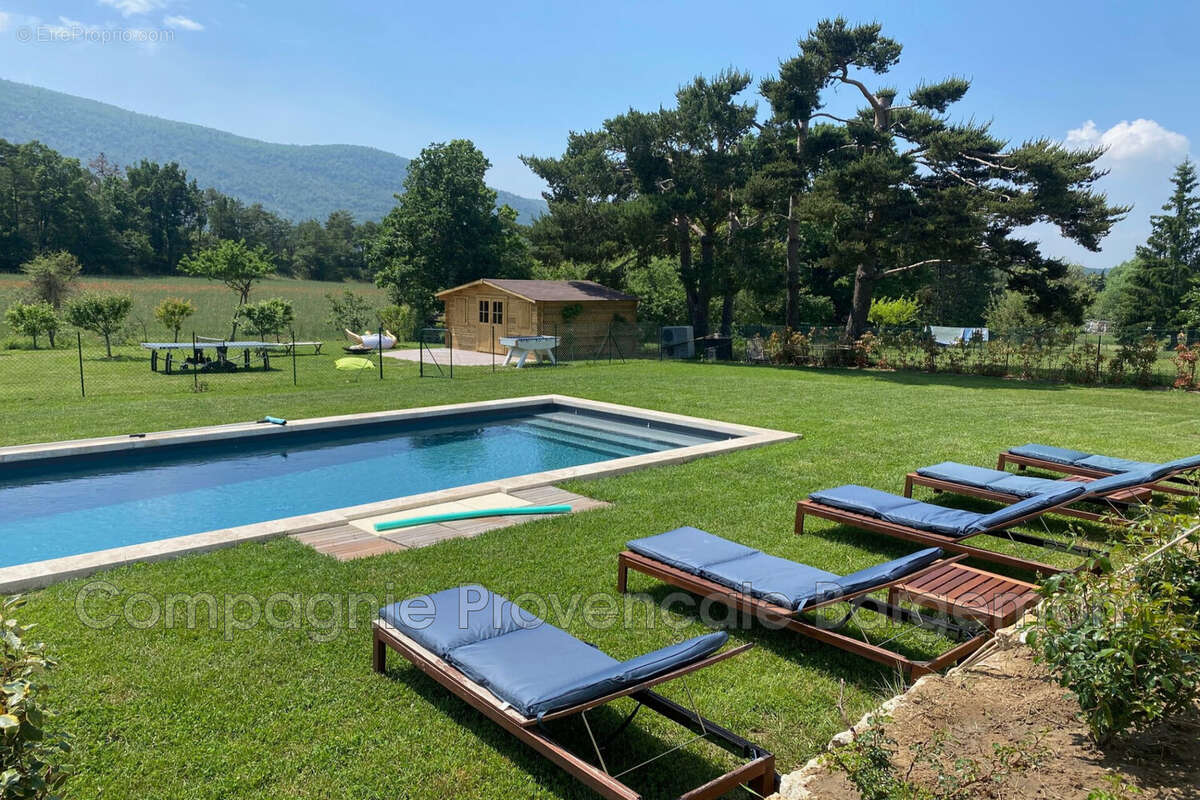 Maison à LA ROQUE-ESCLAPON