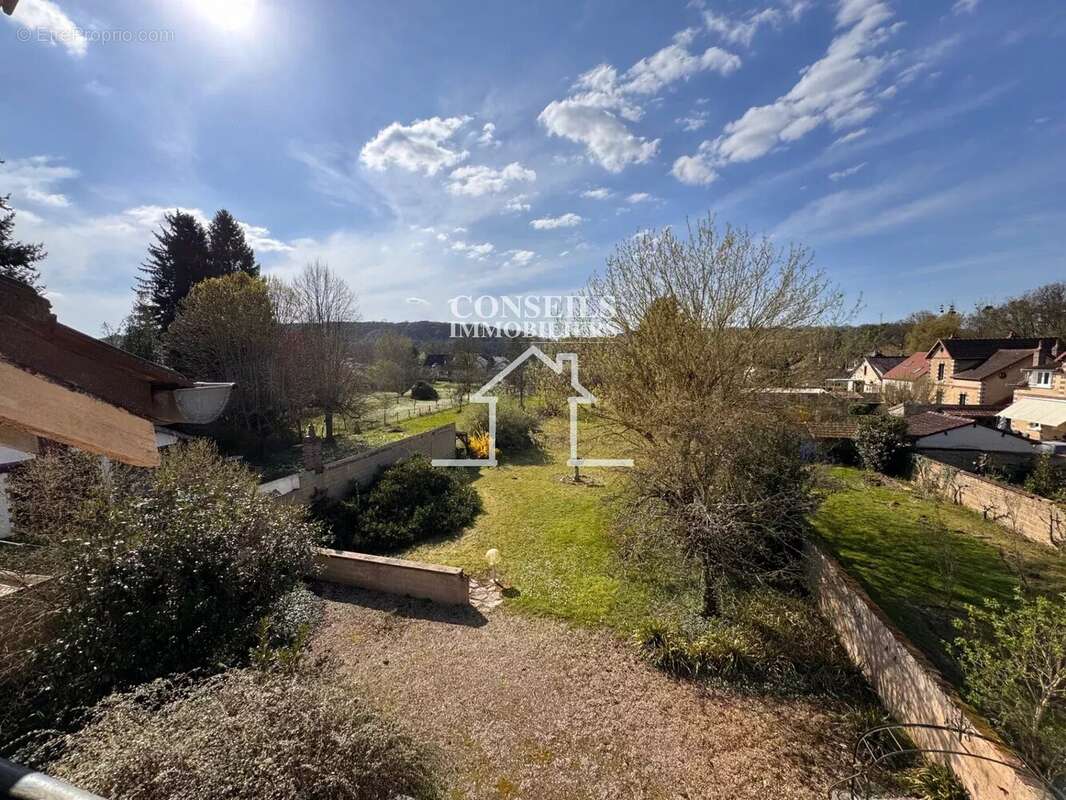 Maison à VILLENEUVE-SUR-YONNE