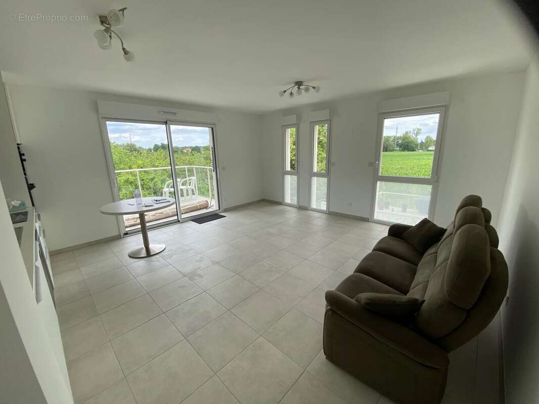 Appartement à SCY-CHAZELLES