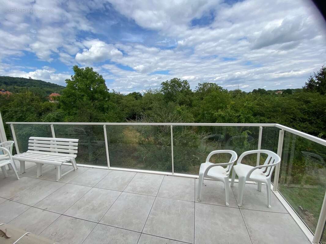 Appartement à SCY-CHAZELLES