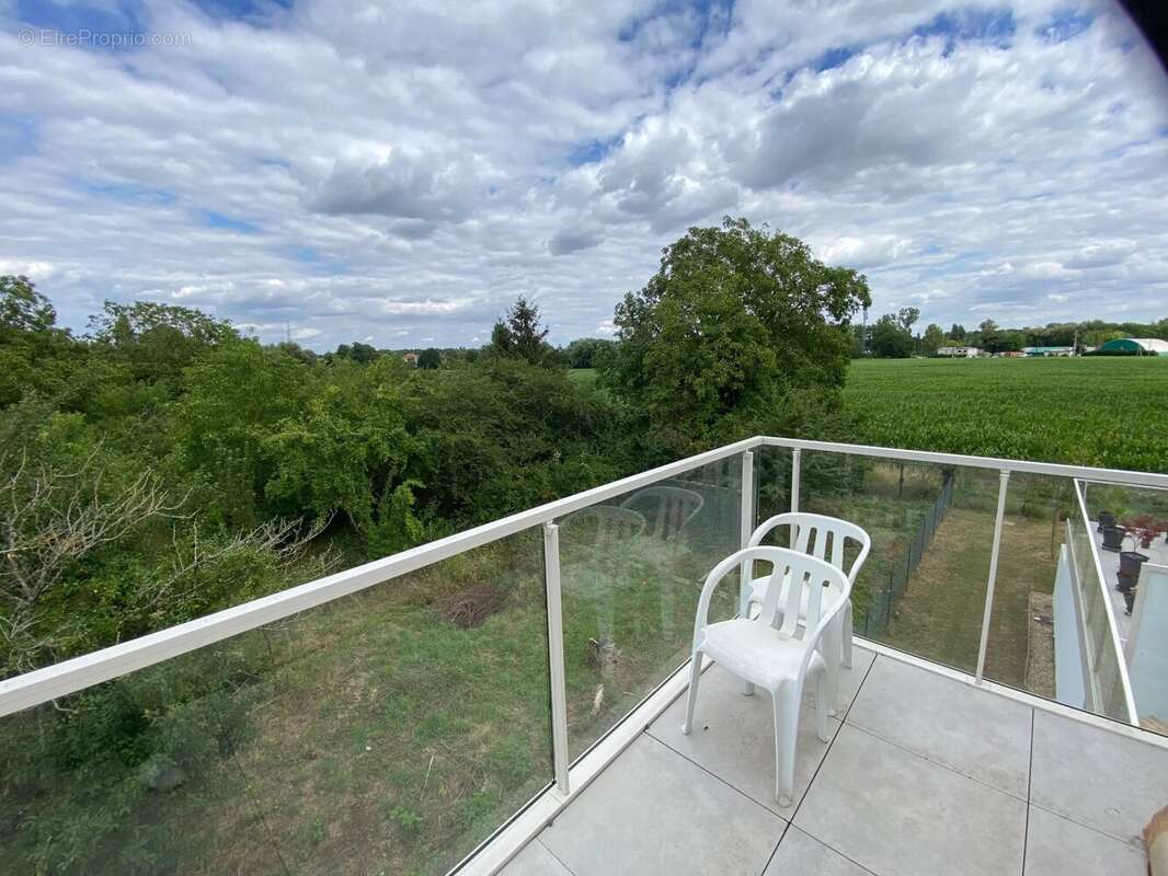 Appartement à SCY-CHAZELLES