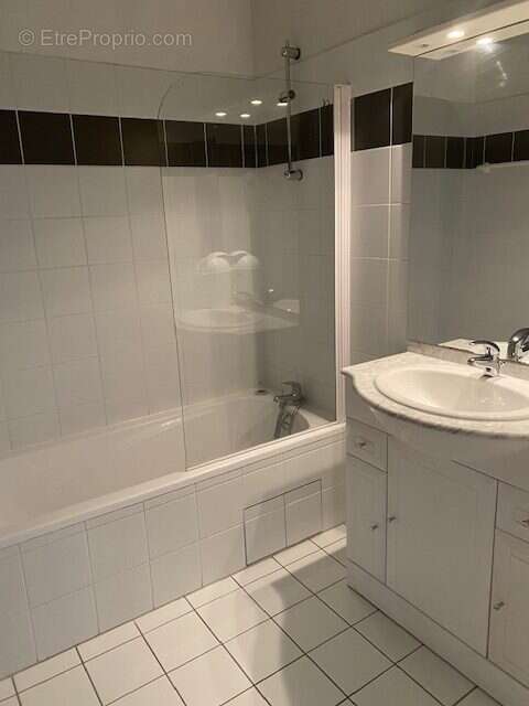 Appartement à ENTRAYGUES-SUR-TRUYERE