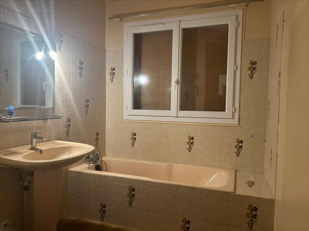 Maison à LA NEUVILLE-CHANT-D&amp;#039;OISEL