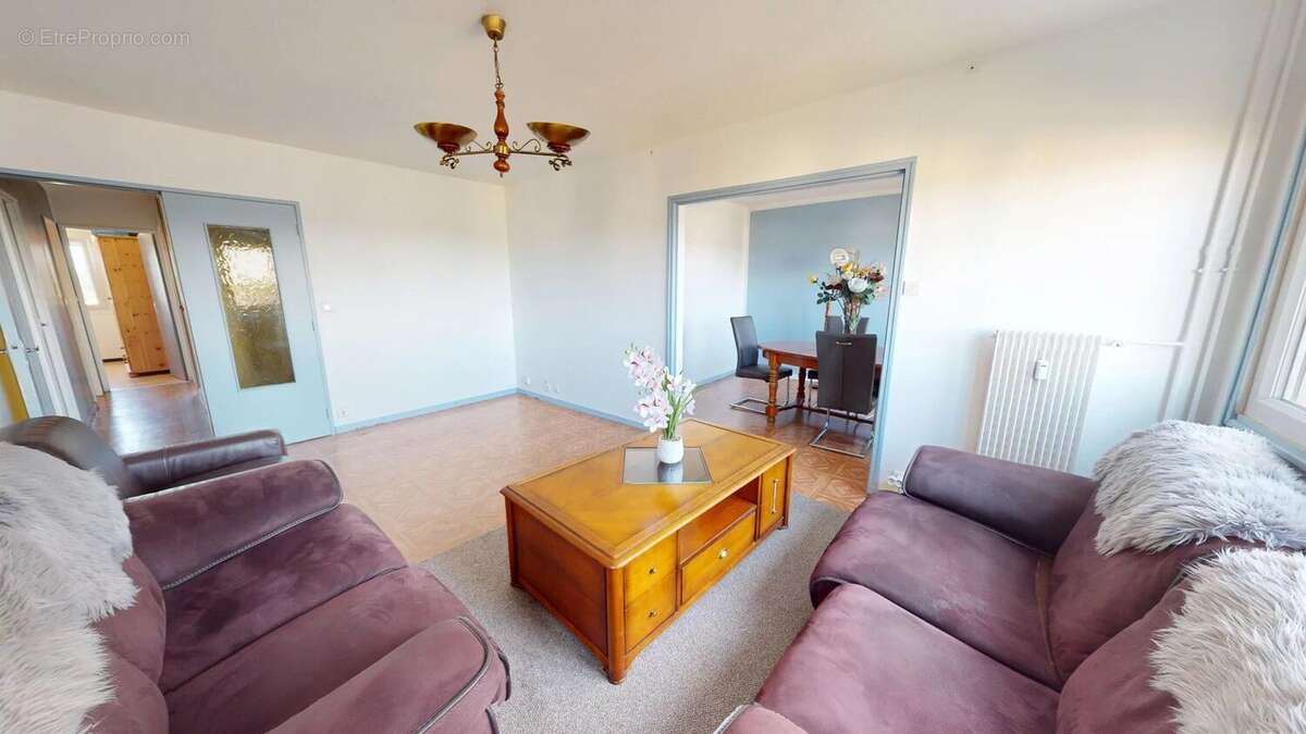 Appartement à MAINVILLIERS