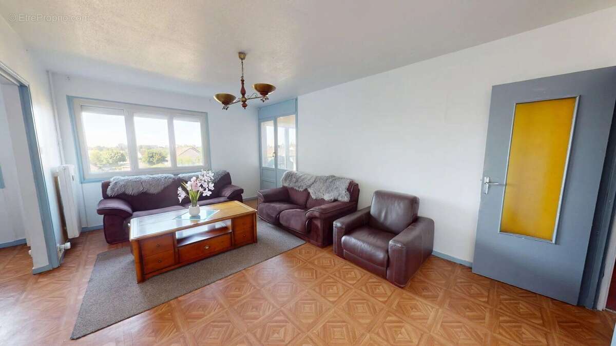 Appartement à MAINVILLIERS