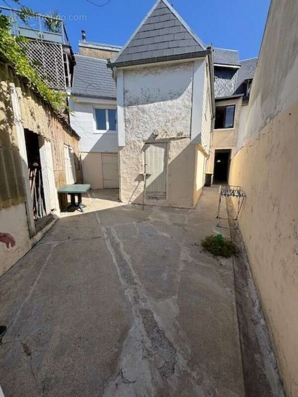 Maison à MONTIVILLIERS