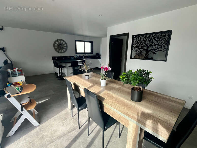 Maison à L&#039;AIGUILLON-SUR-VIE