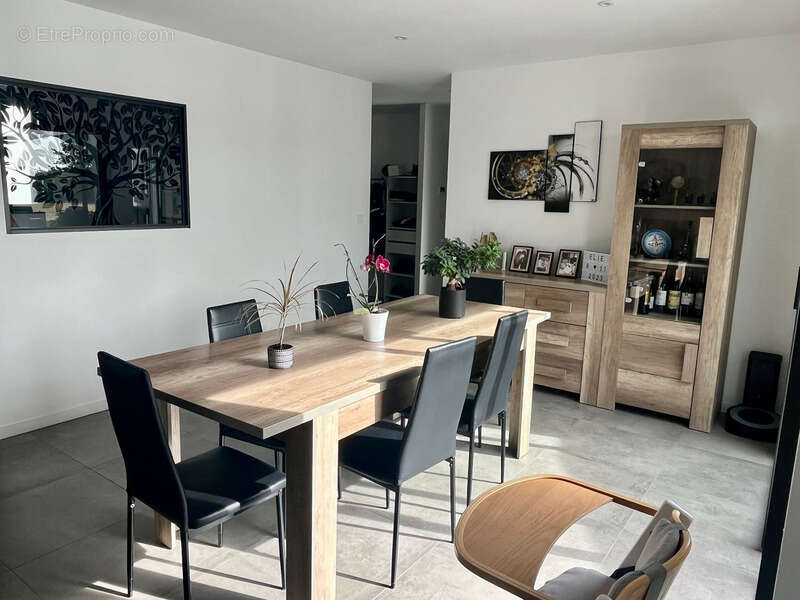 Maison à L&#039;AIGUILLON-SUR-VIE