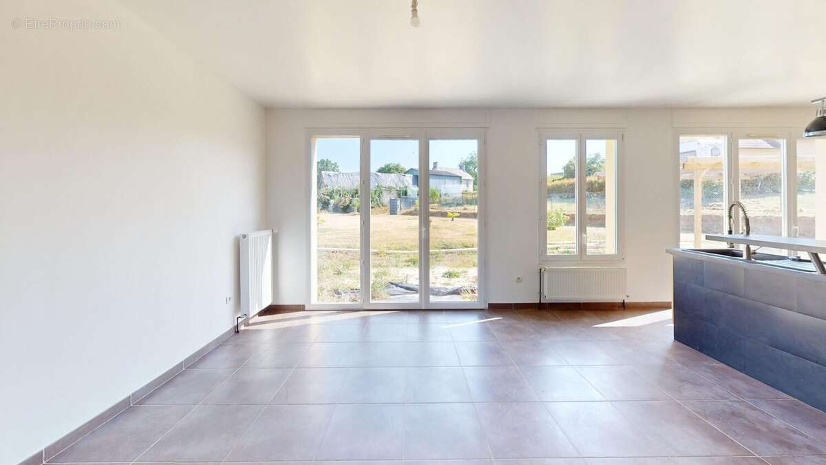 Maison à PONT-D&#039;OUILLY