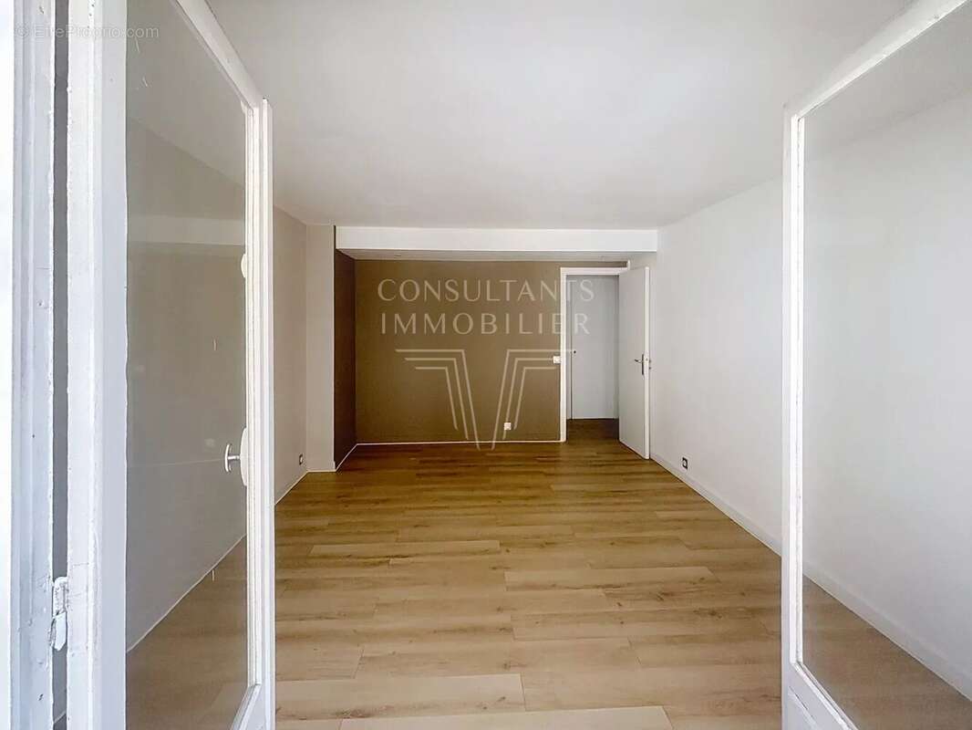 Appartement à NEUILLY-SUR-SEINE