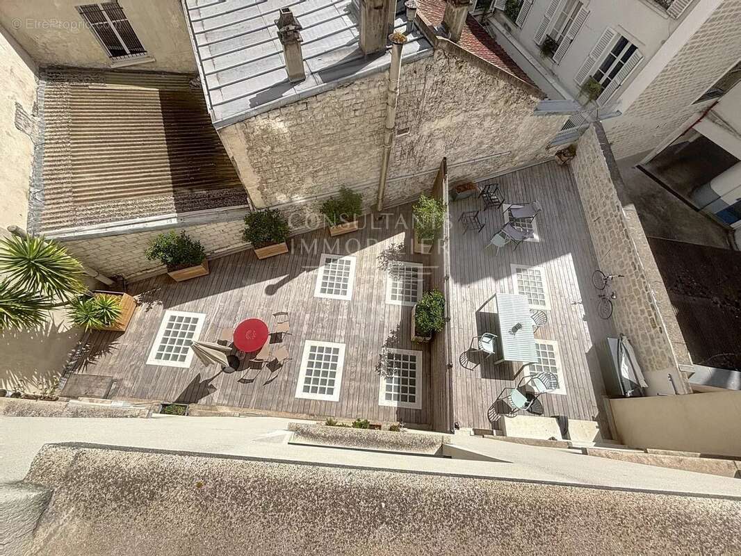 Appartement à NEUILLY-SUR-SEINE