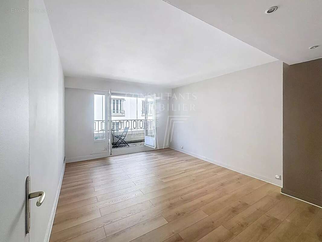 Appartement à NEUILLY-SUR-SEINE