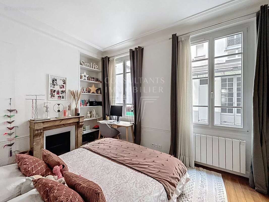 Appartement à PARIS-17E