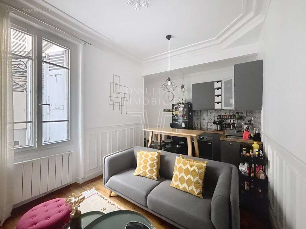 Appartement à PARIS-17E