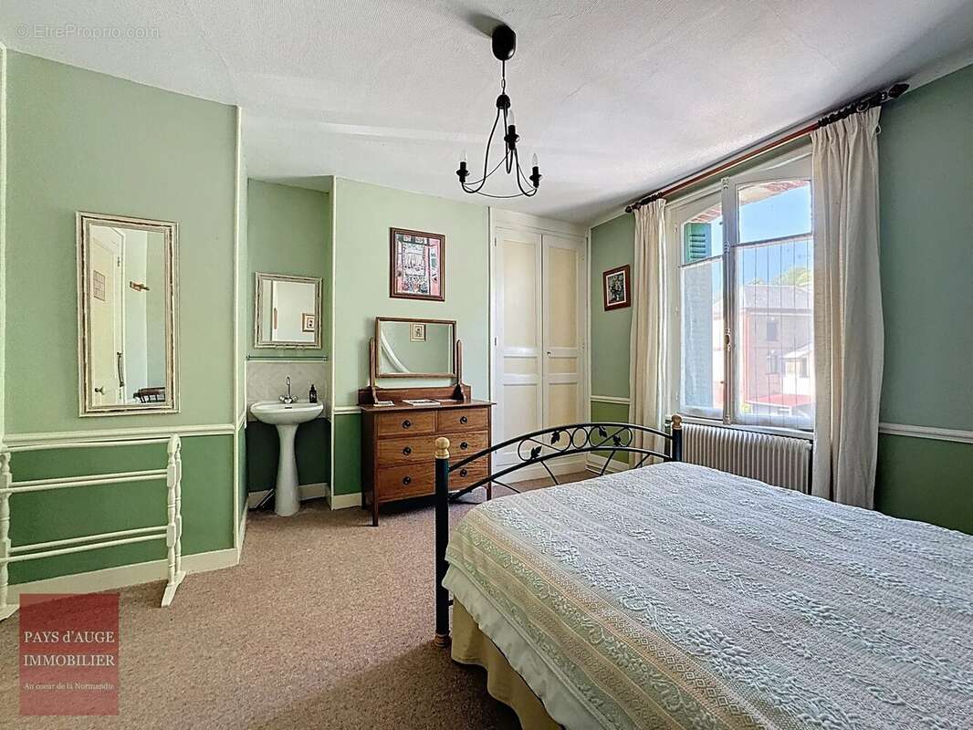 Maison à TICHEVILLE