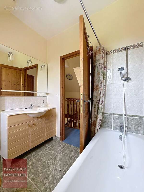 Maison à TICHEVILLE