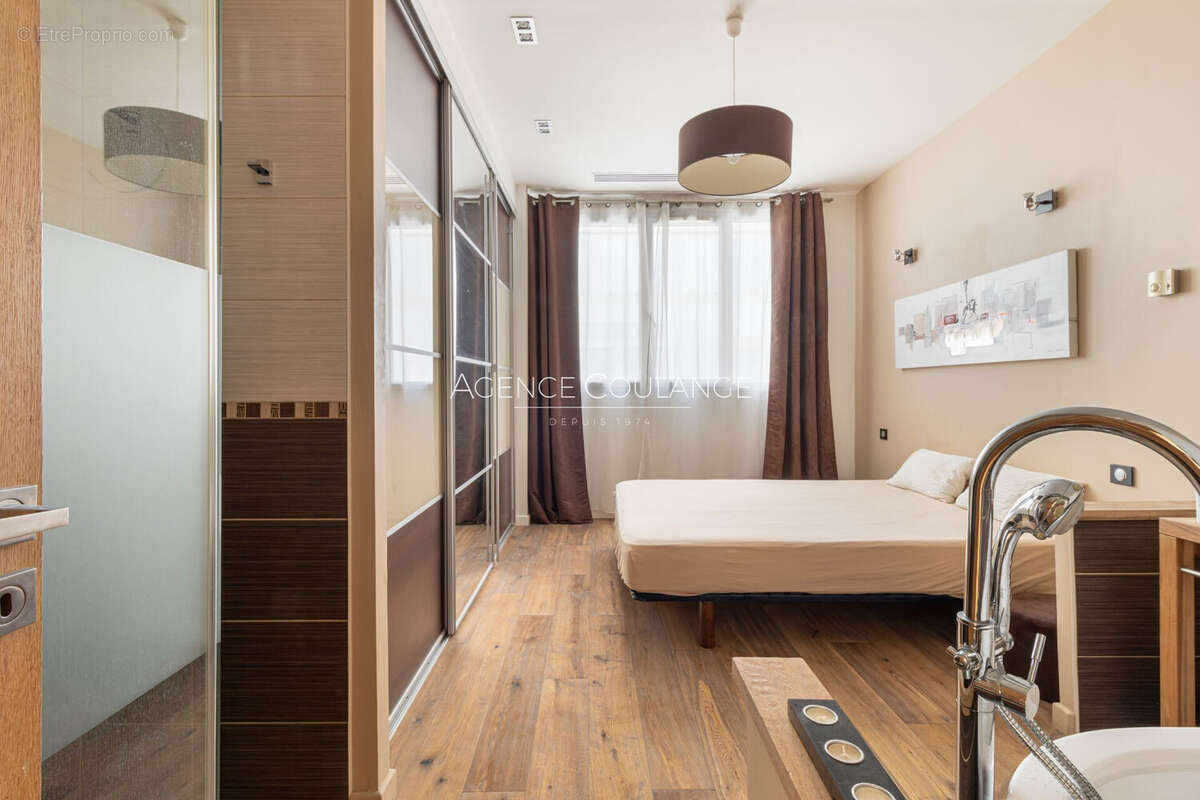 Appartement à MARSEILLE-6E