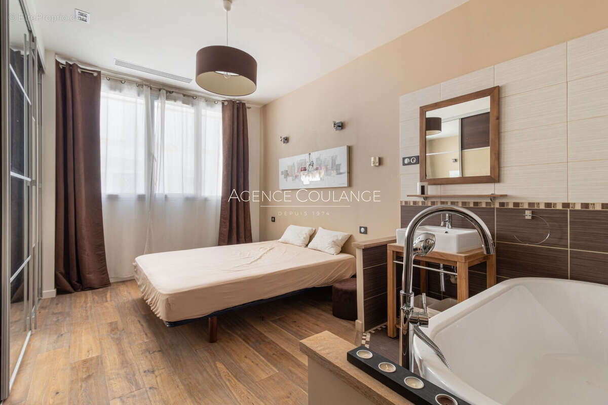 Appartement à MARSEILLE-6E