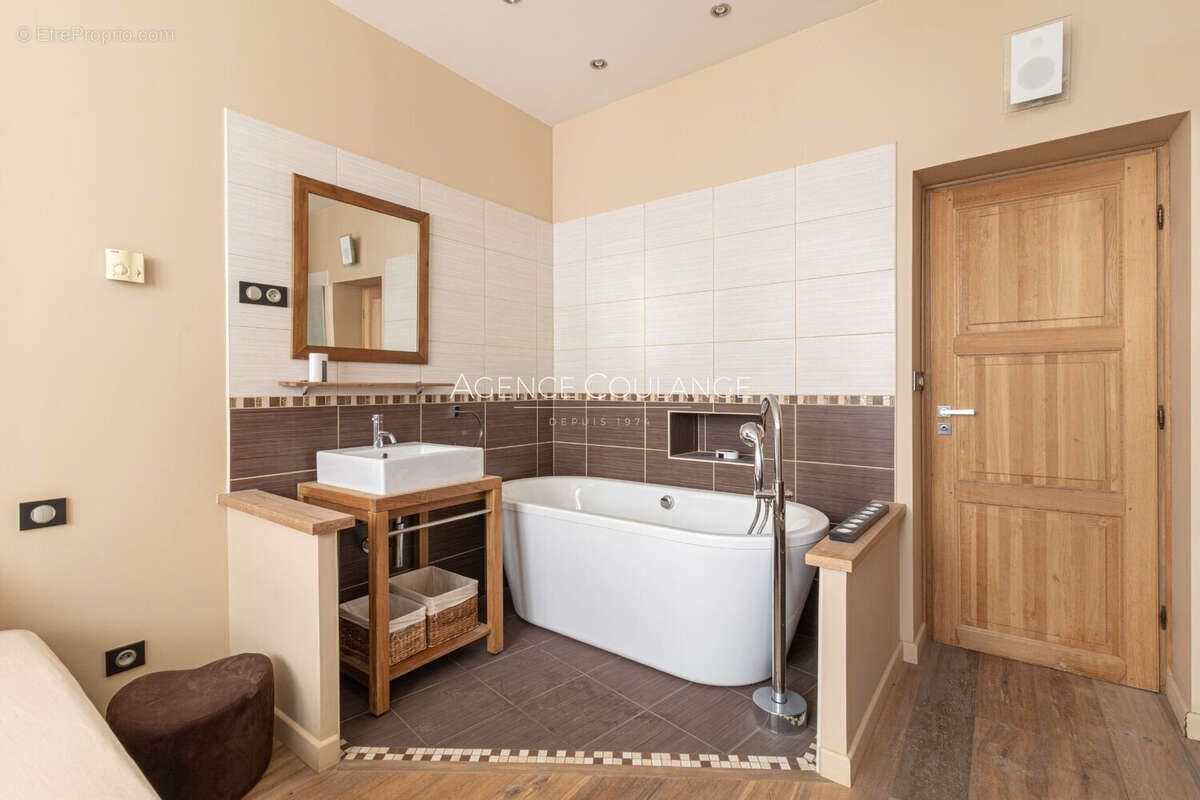 Appartement à MARSEILLE-6E