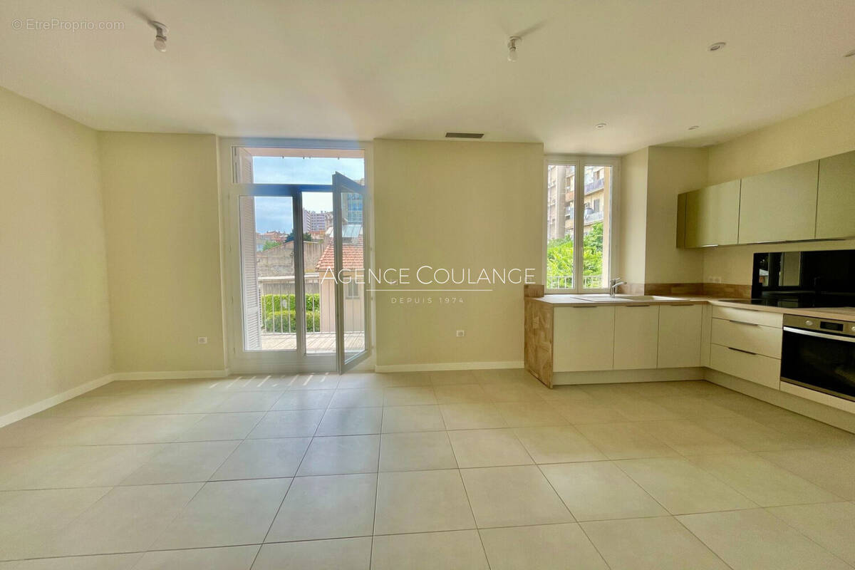 Appartement à MARSEILLE-6E