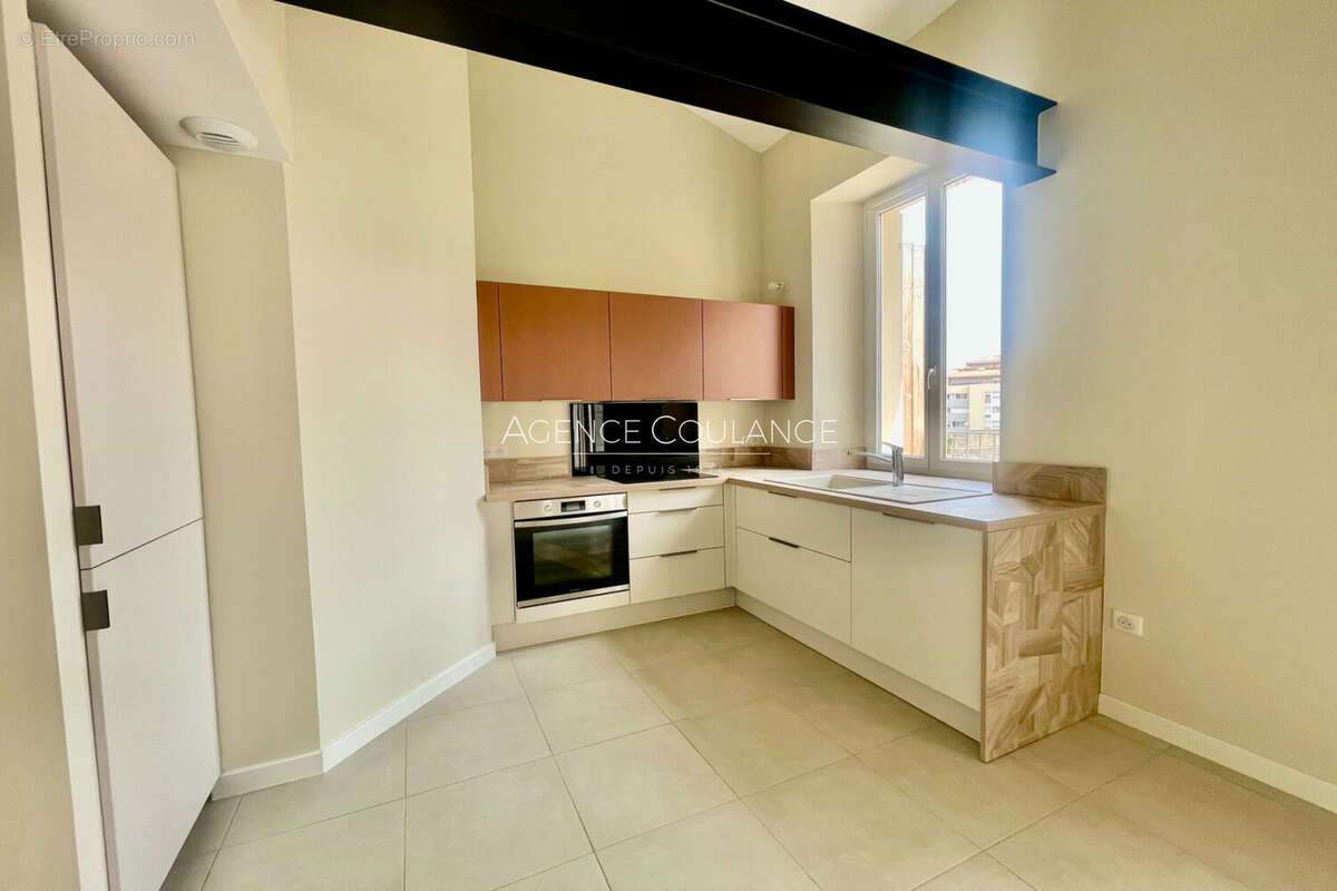 Appartement à MARSEILLE-6E