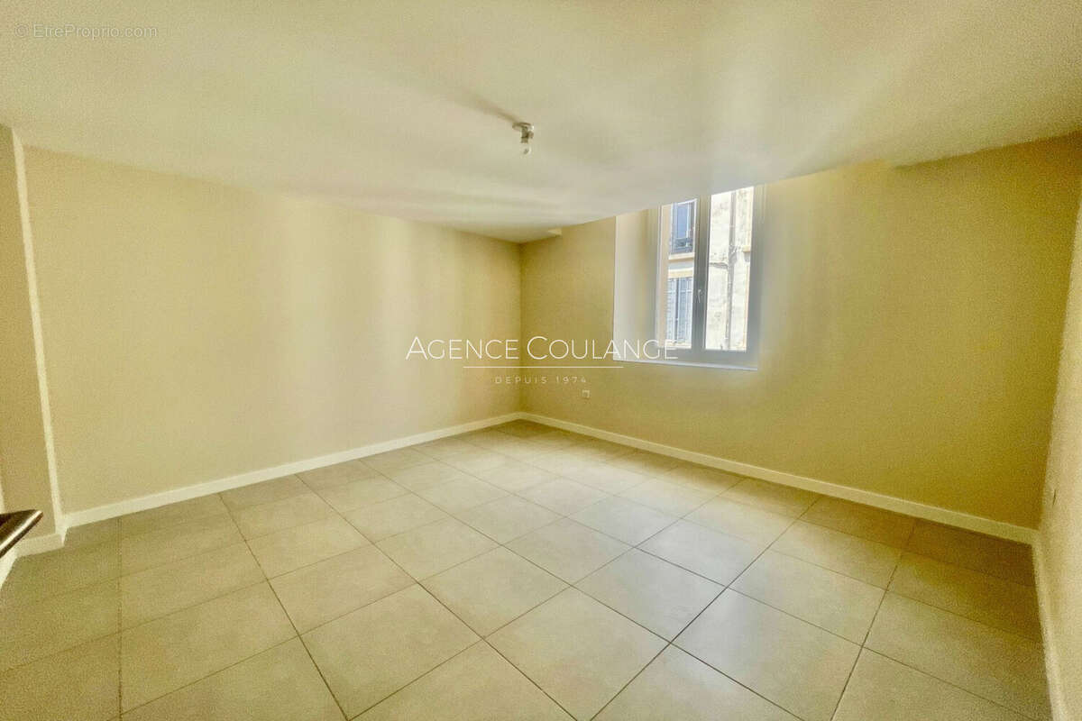 Appartement à MARSEILLE-6E