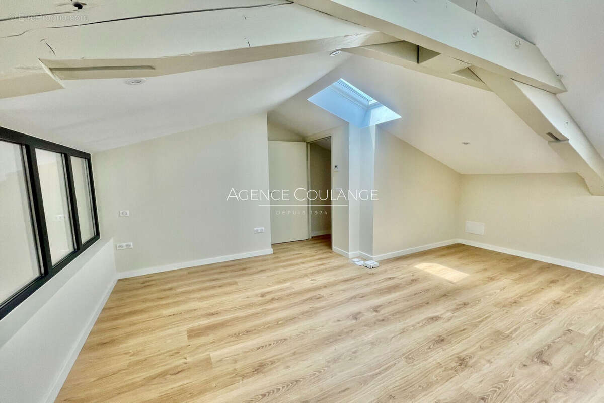 Appartement à MARSEILLE-6E
