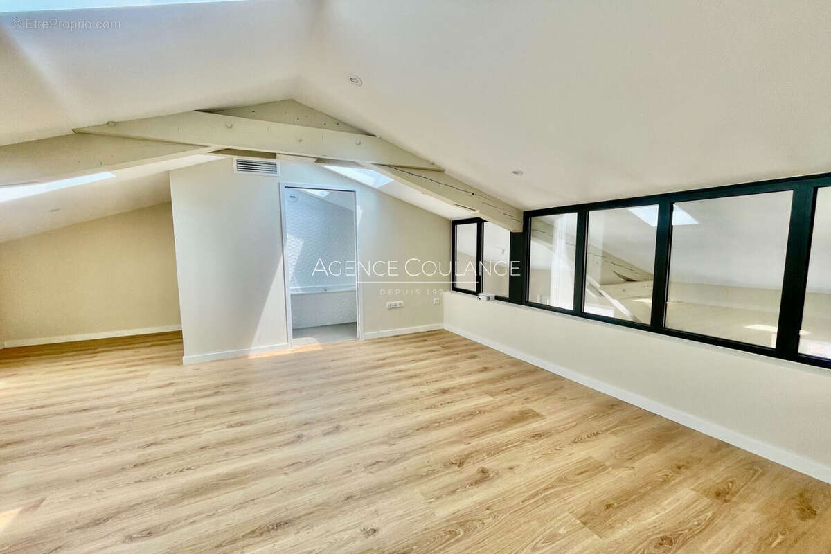 Appartement à MARSEILLE-6E