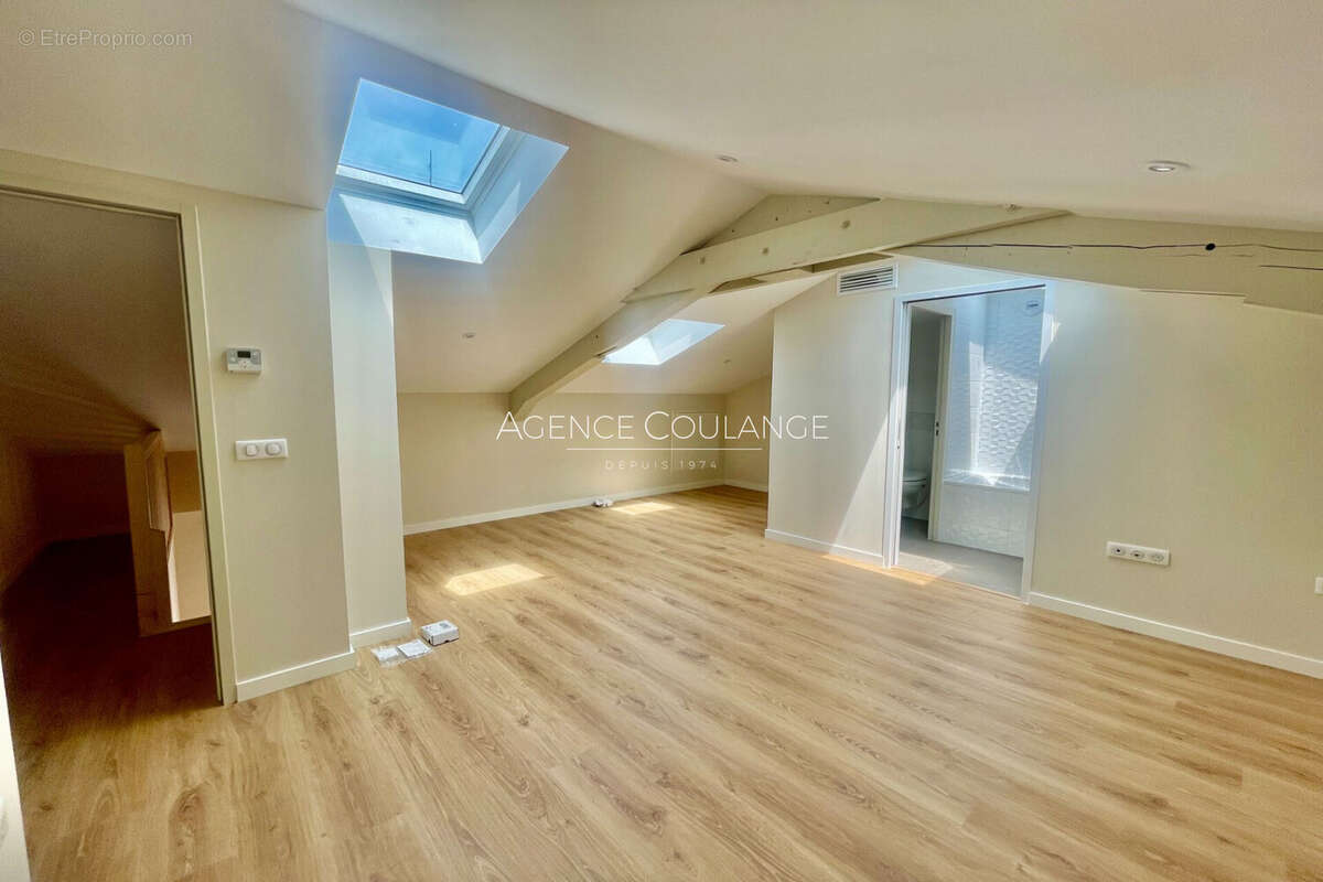 Appartement à MARSEILLE-6E