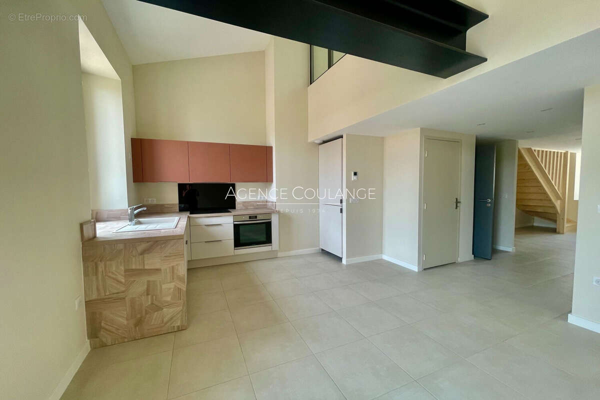 Appartement à MARSEILLE-6E