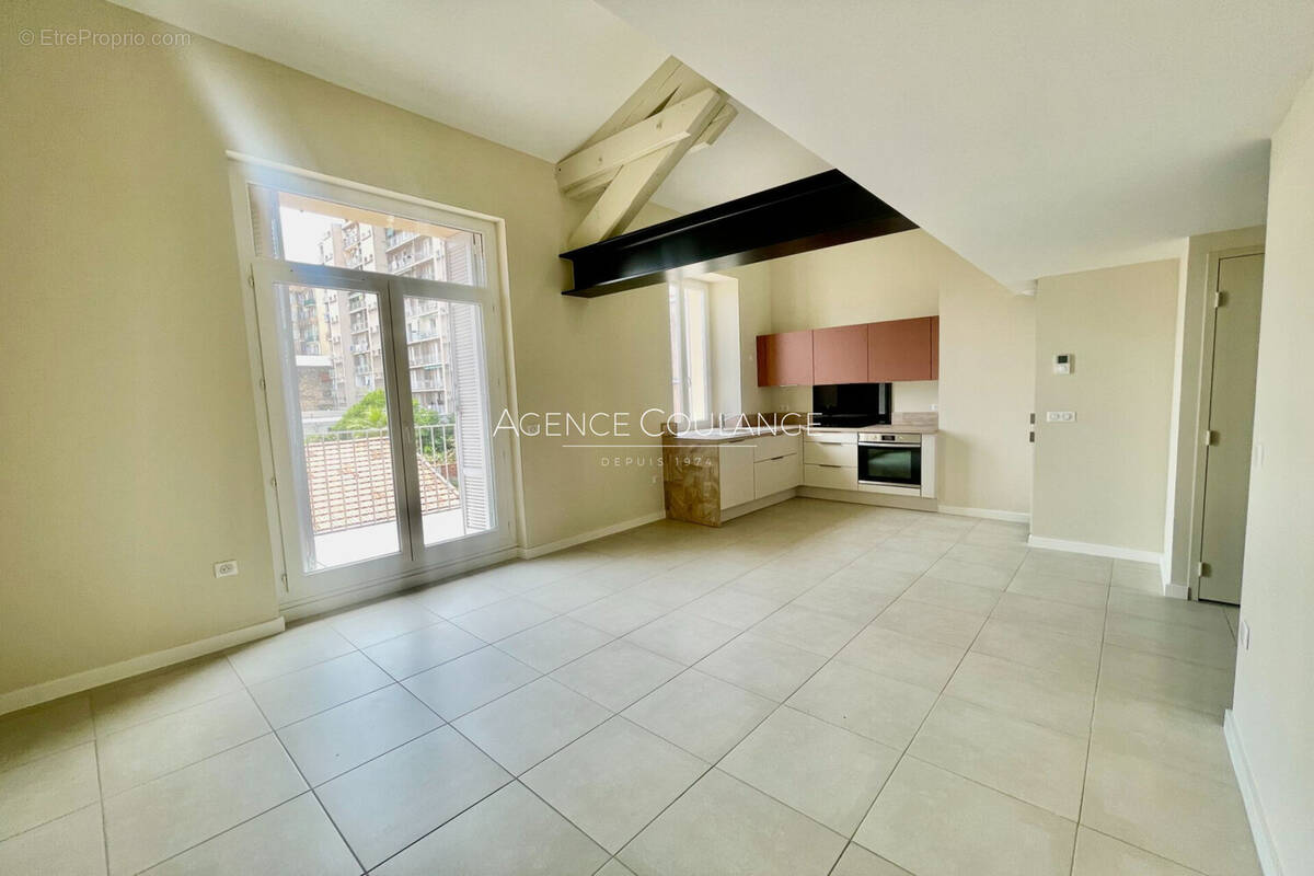 Appartement à MARSEILLE-6E