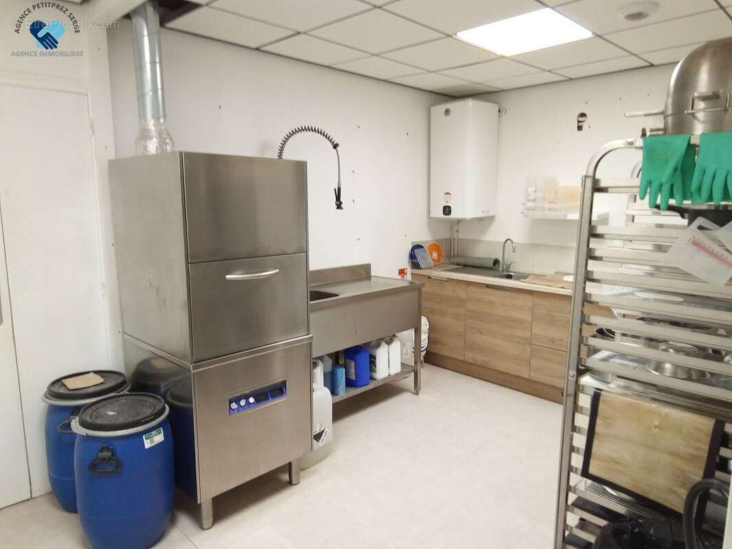 Commerce à LORP-SENTARAILLE