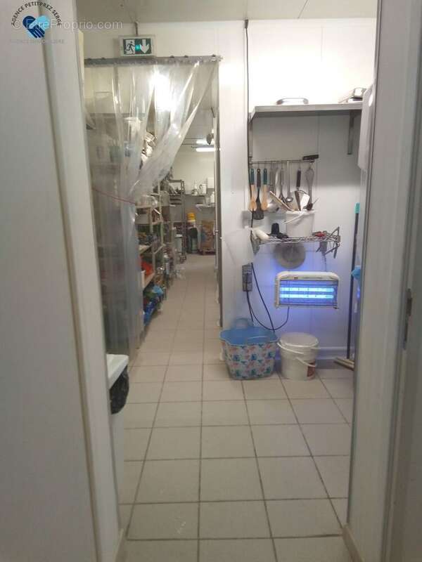 Commerce à LORP-SENTARAILLE