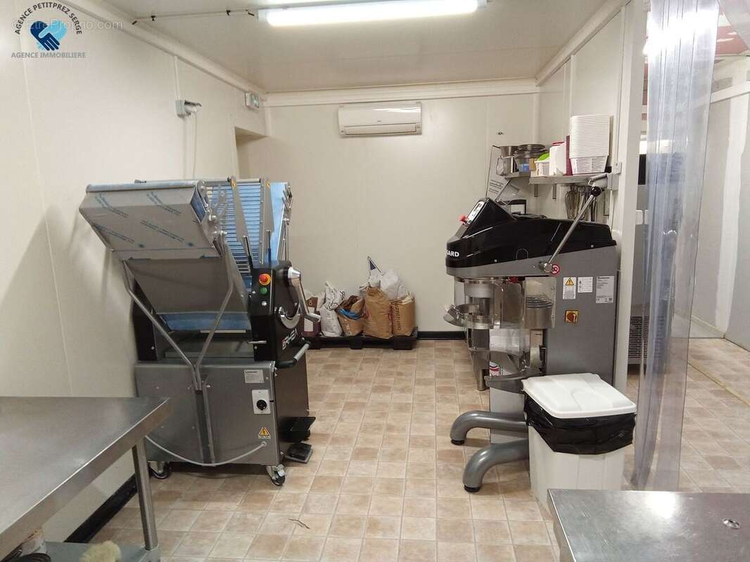 Commerce à LORP-SENTARAILLE