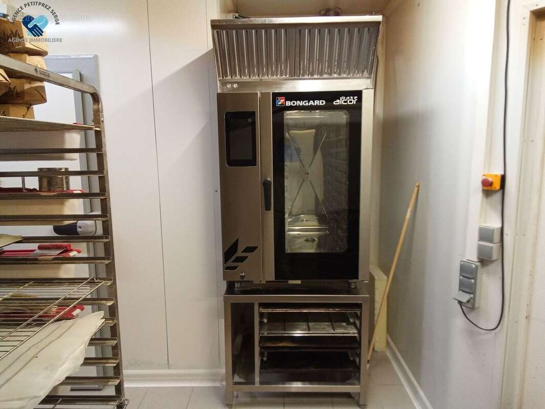 Commerce à LORP-SENTARAILLE