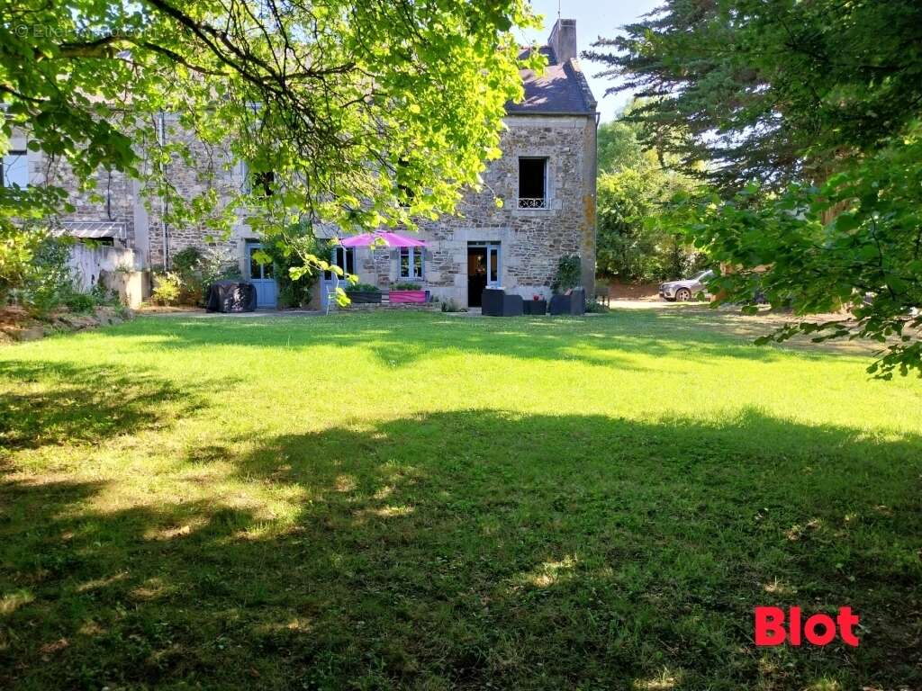 Maison à PLOUER-SUR-RANCE