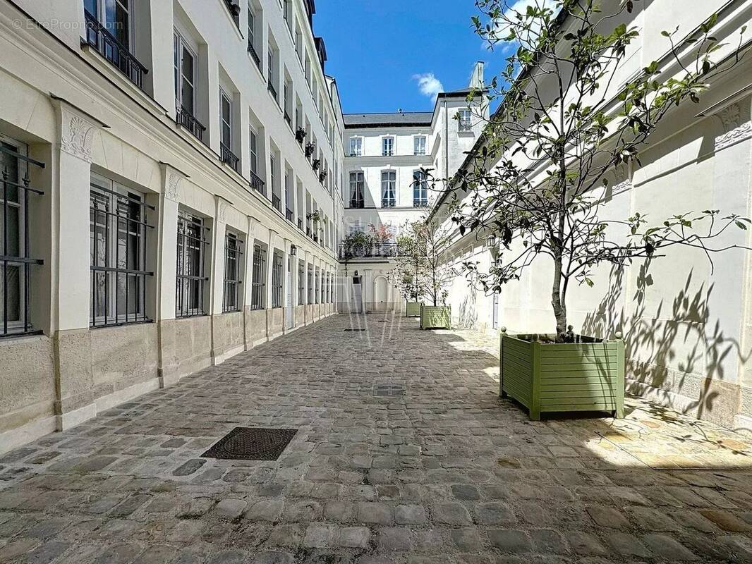Appartement à PARIS-3E