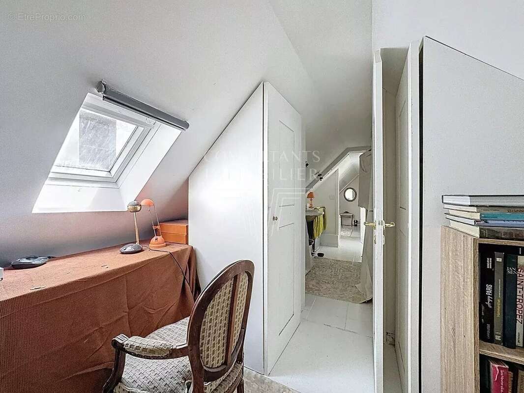 Appartement à PARIS-3E