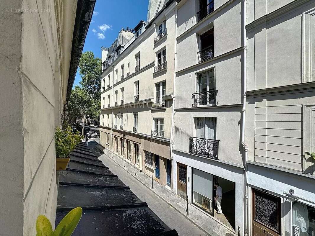 Appartement à PARIS-3E