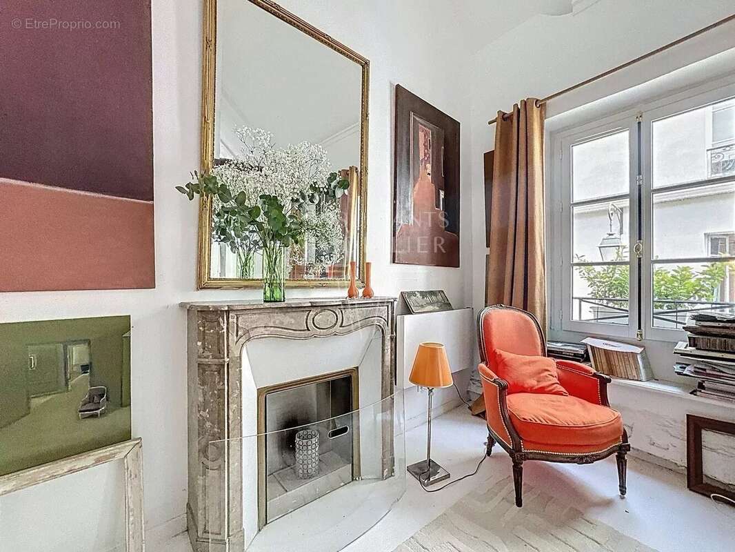 Appartement à PARIS-3E