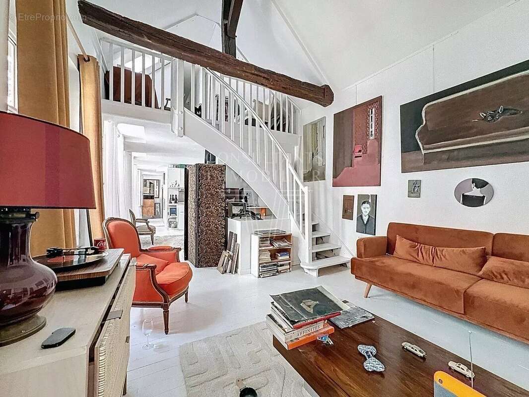 Appartement à PARIS-3E