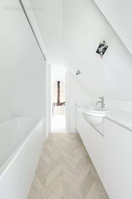 Appartement à PARIS-3E